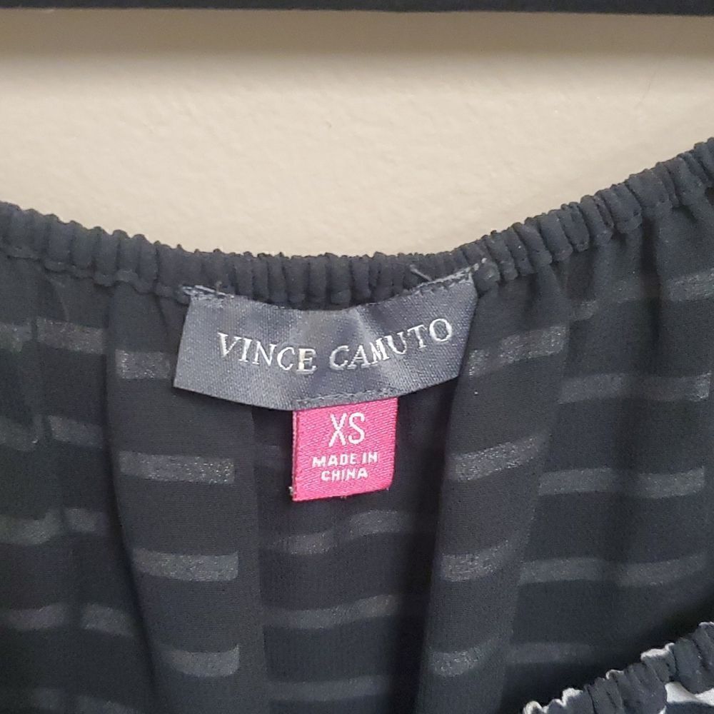 VINCE CAMUTO Peasant Top - Size X-Small - Picture 4 of 5